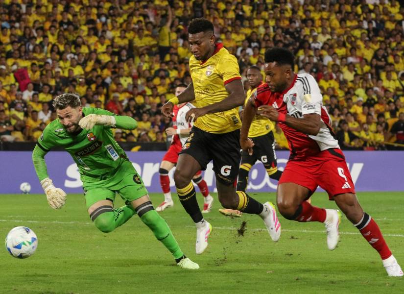 Ignacio De Arruabarrena encajó un gol en la derrota de Barceloan SC ante River Plate.