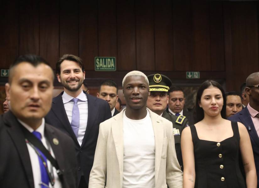Moisés Caicedo fue recibido en la Asamblea Nacional.