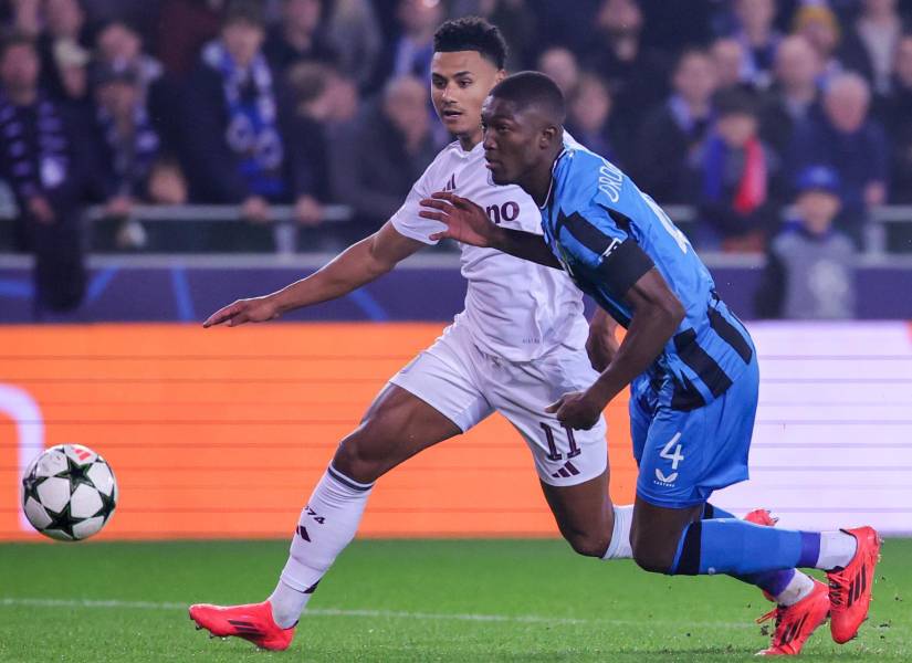 Joel Ordónez tuvo un gran partido ante el Aston Villa para mantener su portería a cero.