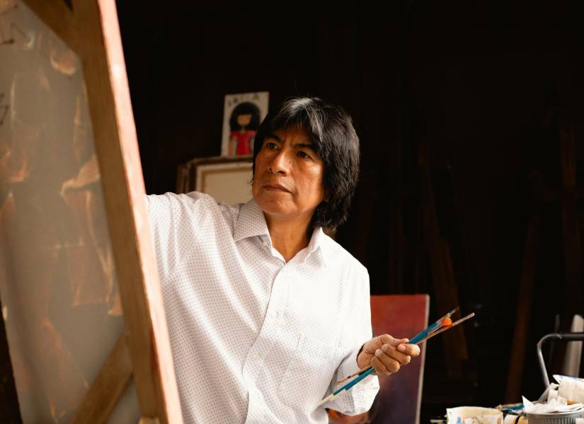 Olmedo Quimbita pintando