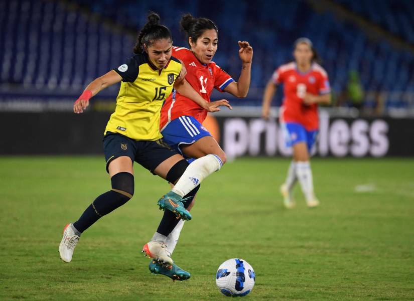 Ligia Moreira en un partido con la selección femenina de Ecuador