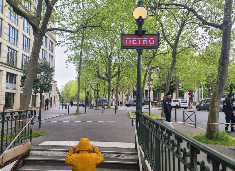 Zona cerrada por la intervención del sujeto con supuestas armas.