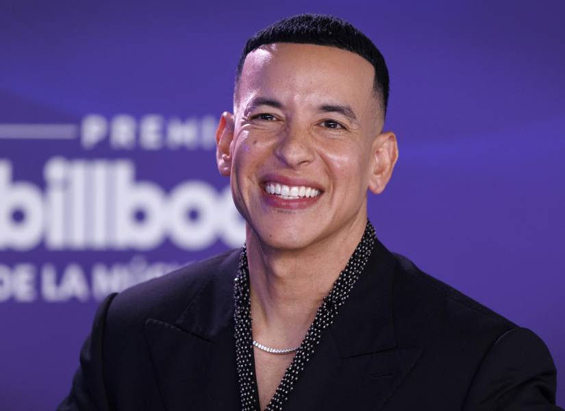Daddy Yankee en la alfombra roja de los Billboard Latino.