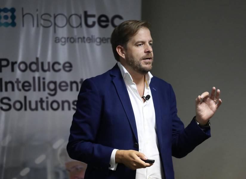 El director de Producto e Innovación de la empresa española Hispatec, Gonzalo Martín, habla durante un evento este miércoles, en Lima (Perú). EFE/ Paolo Aguilar