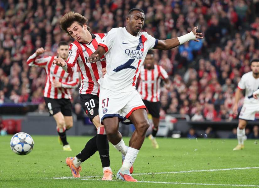 Willian Pacho, defensor ecuatoriano.