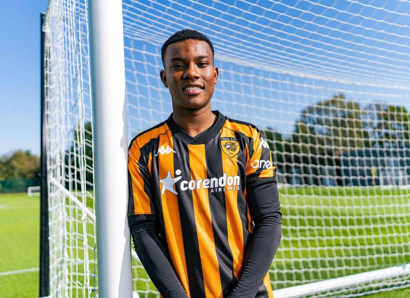 Óscar Zambrano se quedará en el Hull City de Inglaterra.