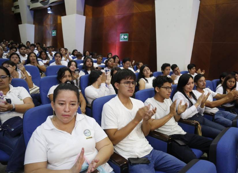 Estudiantes durante la charla.