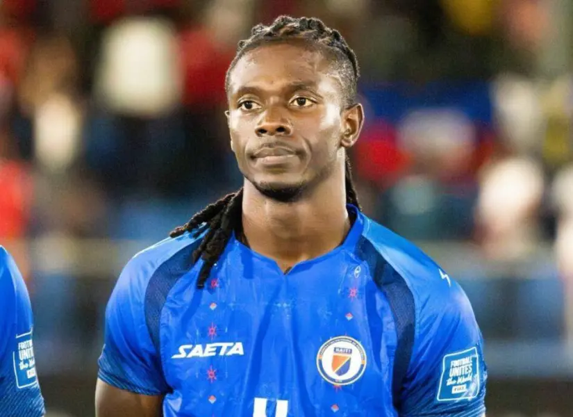 Ricardo Adé, figura defensiva de Haití.