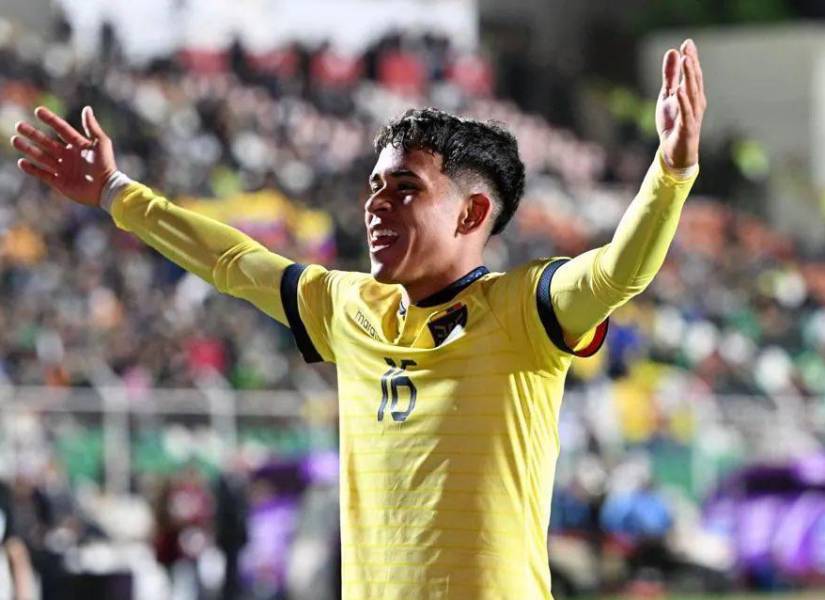 Kendry Páez festejando un gol con Selección Ecuatoriana de Fútbol.