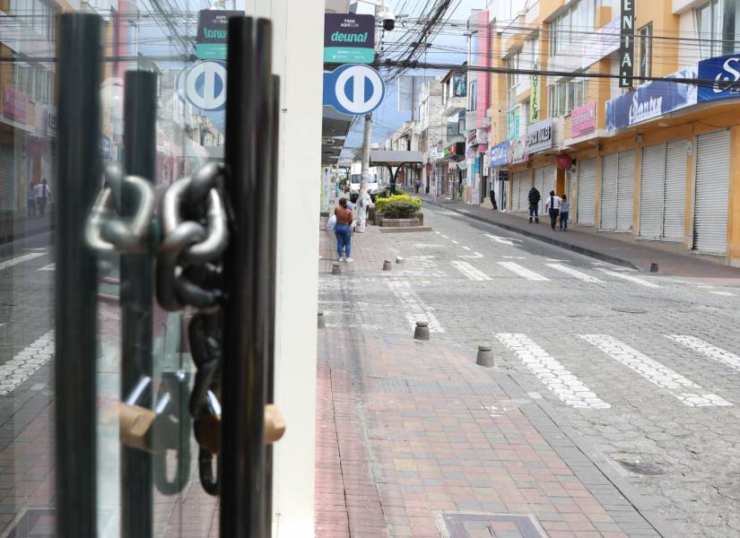 Los negocios en Atuntaqui permanecen cerrados por el paro nacional 2025.