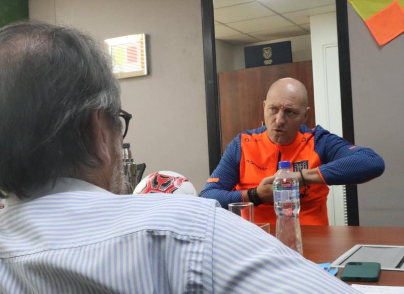 El presidente de la CNA, Néstor Pitana, se reunió con los dirigentes de la universidad Católica para explicar las decisiones del VAR.