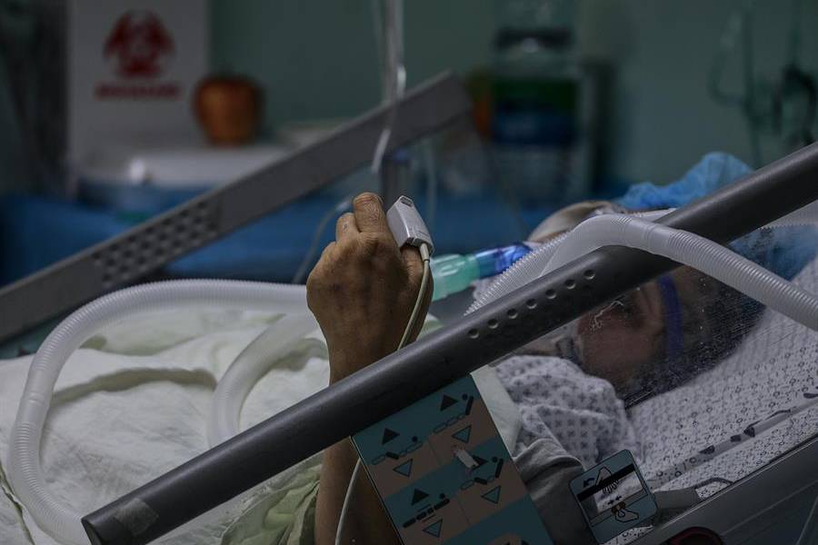 OMS: Se registró &quot;la primera disminución&quot; de casos de COVID-19 desde septiembre