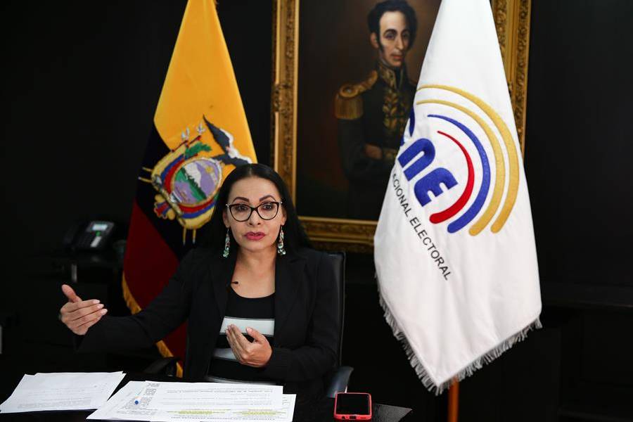 Presidenta del CNE avisa que no tolerará retraso en segunda vuelta