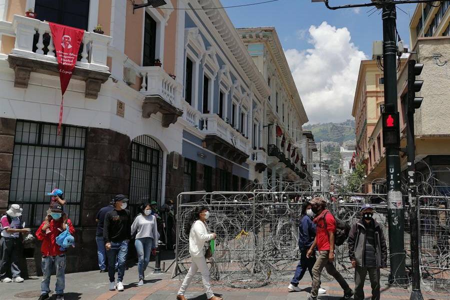 COVID-19: Ecuador suma 1.716 casos en un día y se acerca a los 165 mil en total