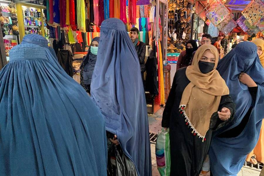 Afganistán: los talibanes prohíben todas las peluquerías y salones de belleza para mujeres