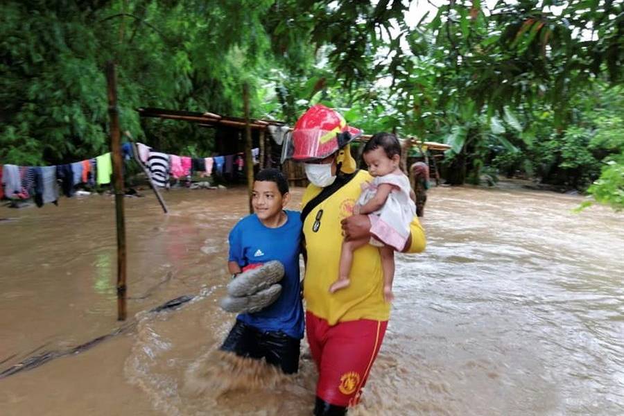 Huracán Eta sube a categoría 4 cerca de costa noreste de Nicaragua
