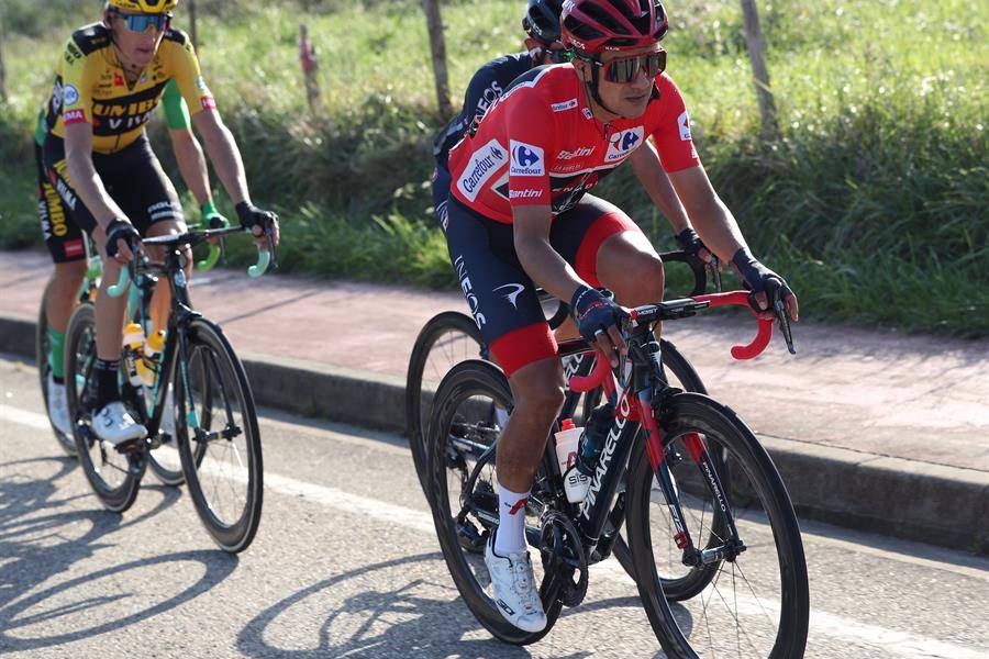 Richard Carapaz pierde el liderato de la Vuelta a España