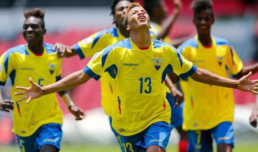 Byron Castillo (13) en su época de la selección sub-17 de Ecuador.