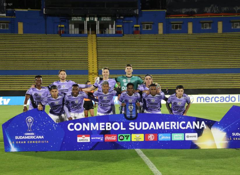 Jugadores de Independiente del Valle ante Mushuc Runa por Copa Sudamericana