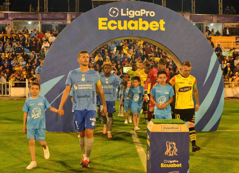 El presidente del Macará, Miller Salazar, reveló que van a buscar opciones para el futuro del fútbol ecuatoriano.