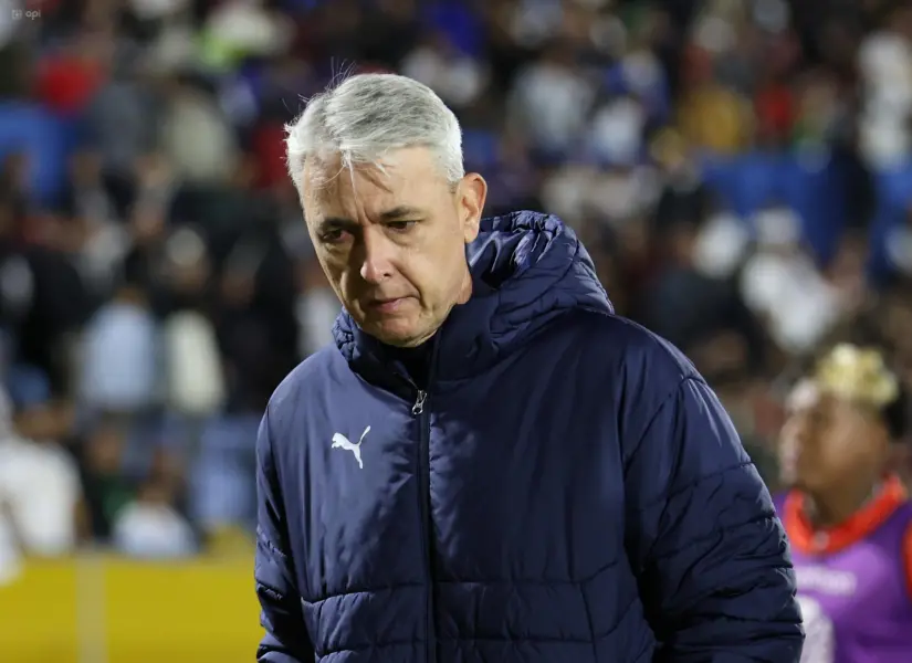 El entrenador de Liga de Quito, Tiago Nunes, en el partido ante Universidad Católica por la final de la Copa Ecuador