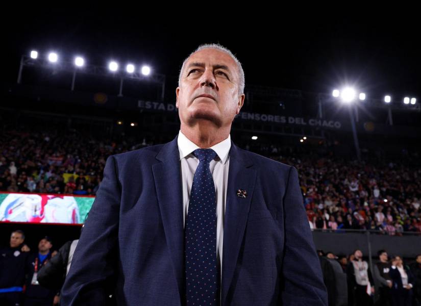 El entrenador de la selección de Paraguay, Gustavo Alfaro, en el partido ante Ecuador por las Eliminatorias Sudamericanas