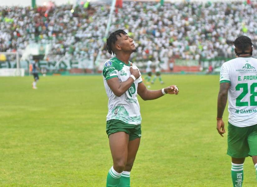 Jhojan Riasco le dio el gol del ascenso a Liga de Portoviejo ante Aampetra.