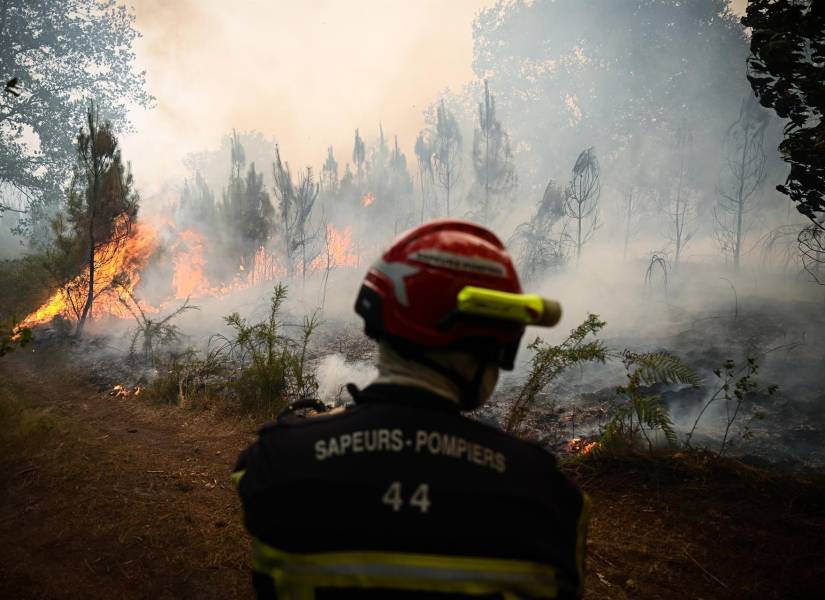 Hubo miles de evacuados por los incendios del suroeste de Francia.