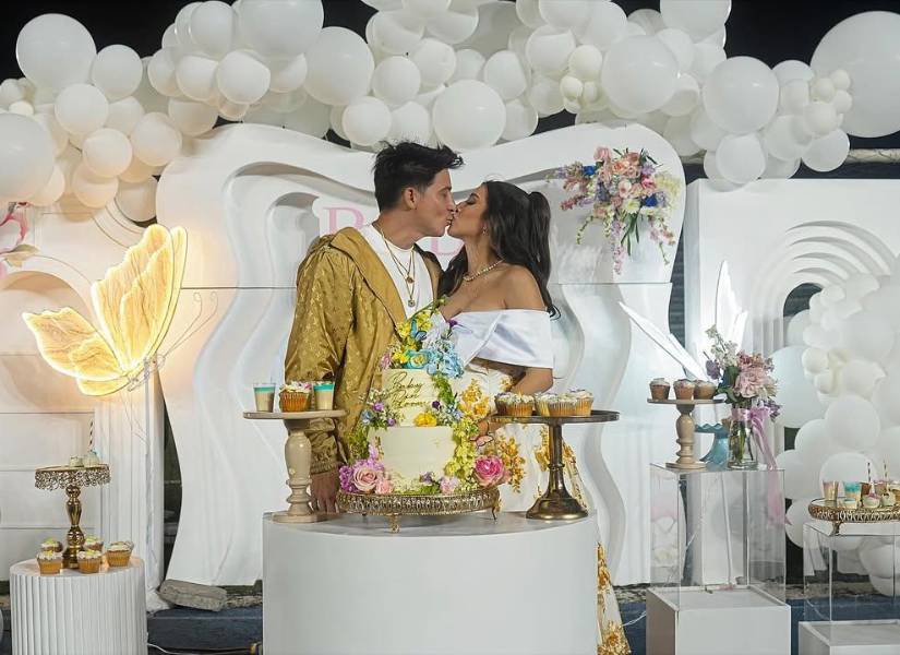 Don Day y Elizabeth Cader durante su ceremonia de Gender Reveal.