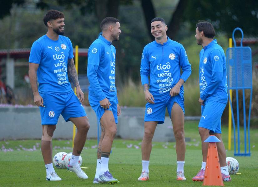Jugadores de Paraguay en un entrenamiento previo al partido ante Ecuador por las Eliminatorias Sudamericanas
