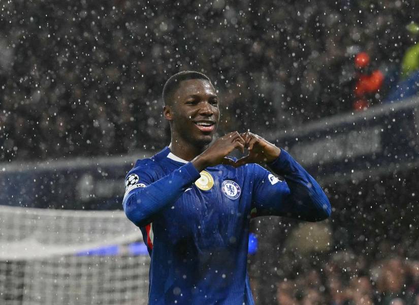 Moisés Caicedo se perfila como titular para jugar con el Chelsea ante el Tottenham.
