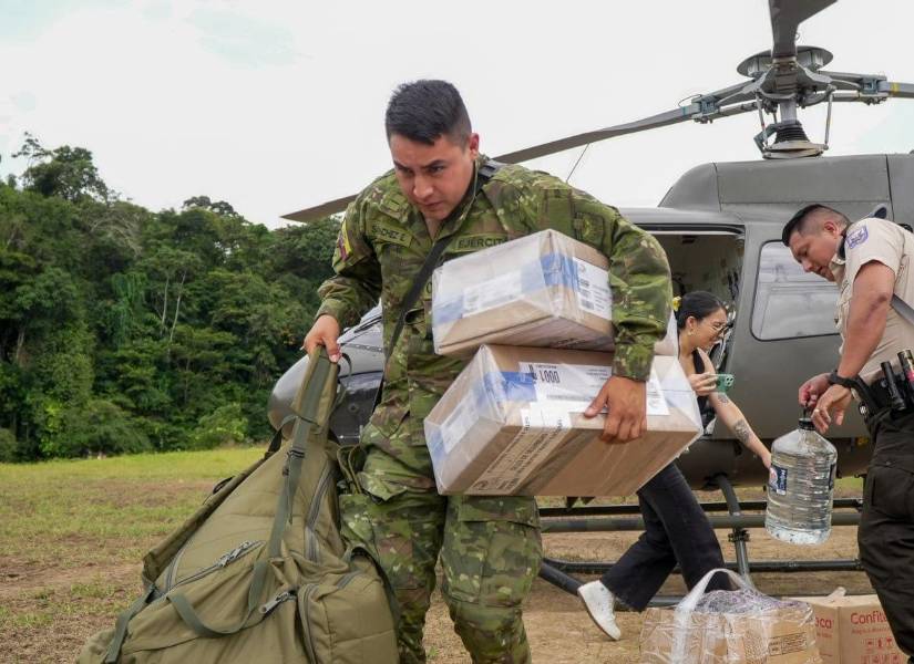 Entrega de kits electorales en lugares de difícil acceso en Morona Santiago.