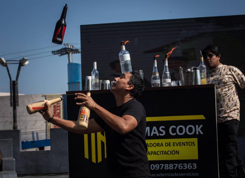 La maratón de meseros reunió este sábado 13 de septiembre a 70 participantes.