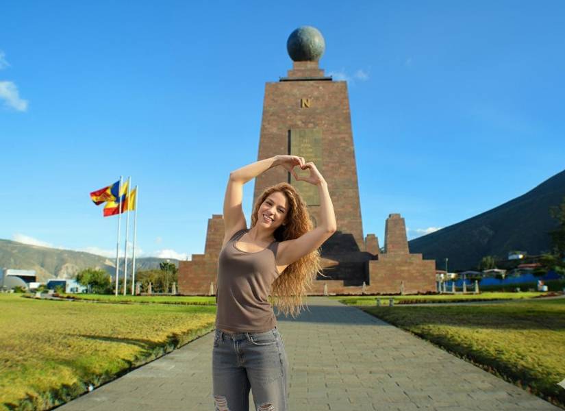 Shakira en el monumento de la Mitad del Mundo