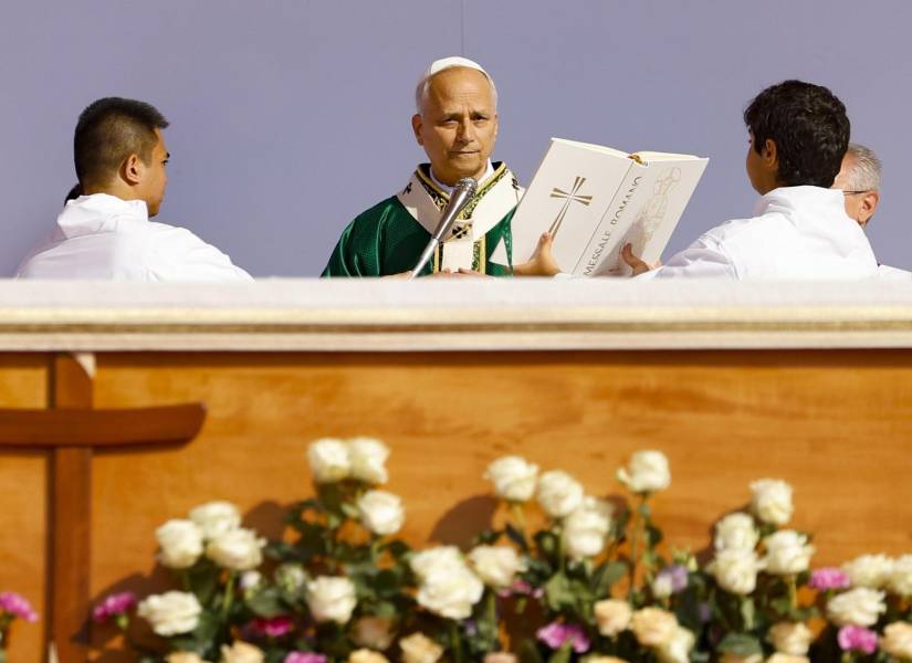 El papa León XIV preside la Santa Misa con motivo del Jubileo de la Juventud, en Tor Vergata en Roma, Italia.