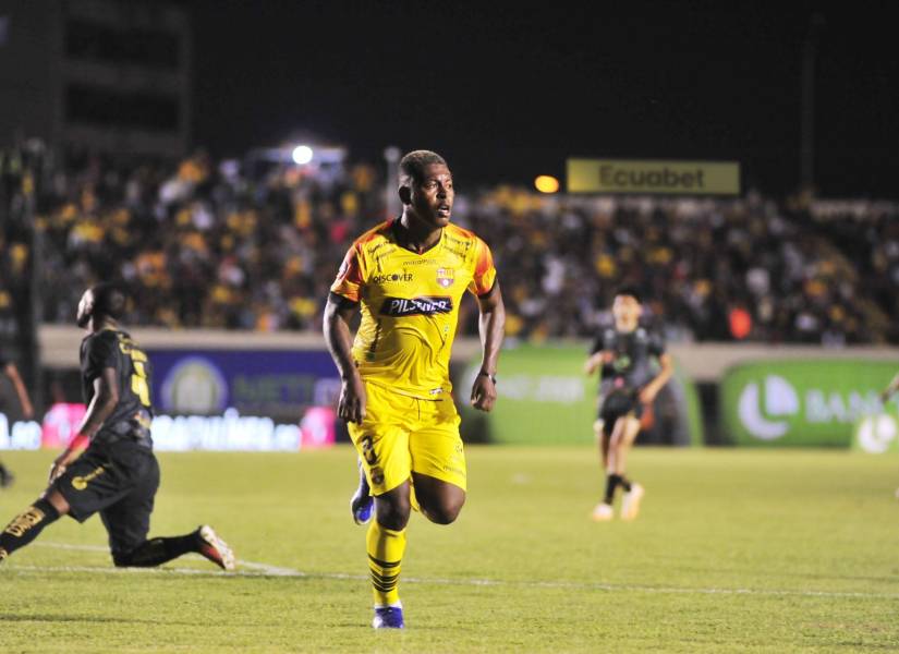 Gabriel Cortez, junto a Mario Pineida, saldrán de Barcelona SC en este 2024.