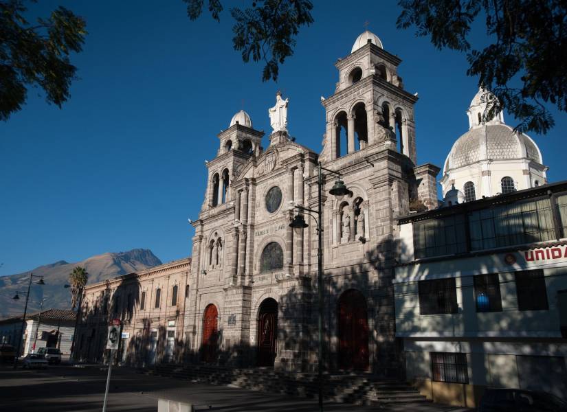 Imagen de archivo de la catedral de Ibarra.