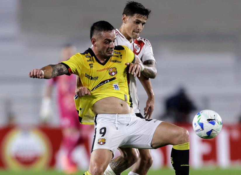 River Plate empató 0-0 con Barcelona SC en su primer encuentro.