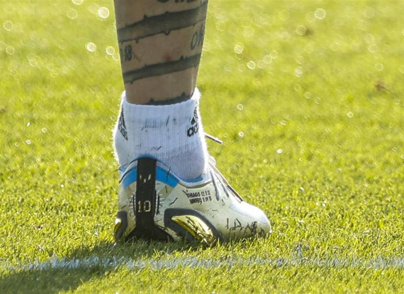 Así luce el tobillo de Lionel Messi antes del debut ante Arabia Saudita, sin embargo, el argentino está a tope para saltar al campo.