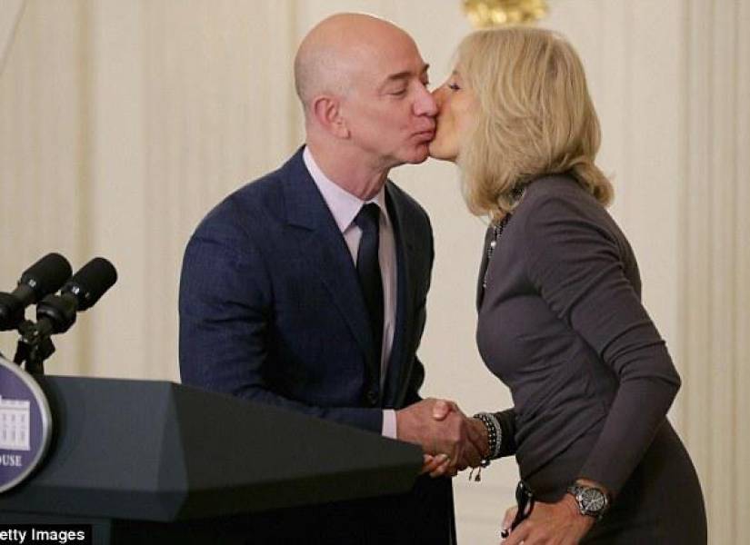 Polémica por video de Jill Biden, primera dama de EE.UU., y el esposo de la vicepresidenta dándose un beso