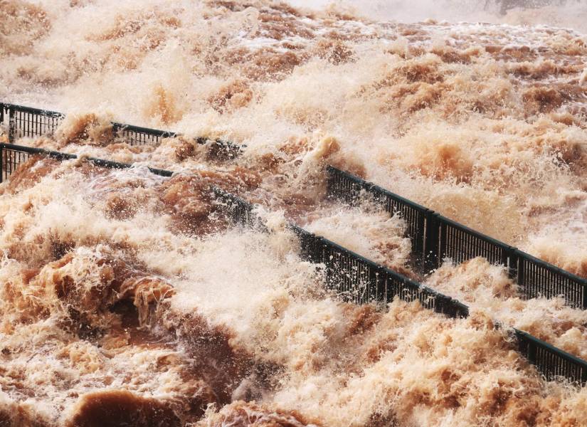 Fotografía que muestra las Cataratas del Iguazú, ubicadas en la ciudad de Foz do Iguaçu, oeste de Paraná (Brasil).