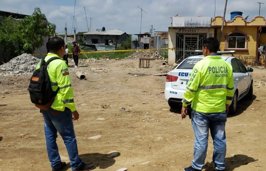 Hombre estrangula a su esposa en El Oro