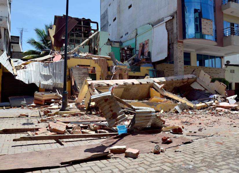 En Machala, 10 casas quedaron totalmente colapsadas, tras el sismo de 6,5.