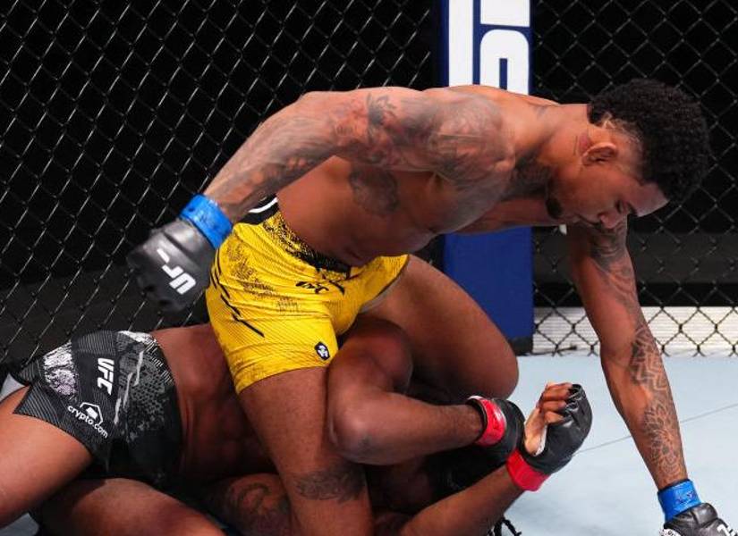 Michael Morales venció por nocaut técnico a Neil Magny.