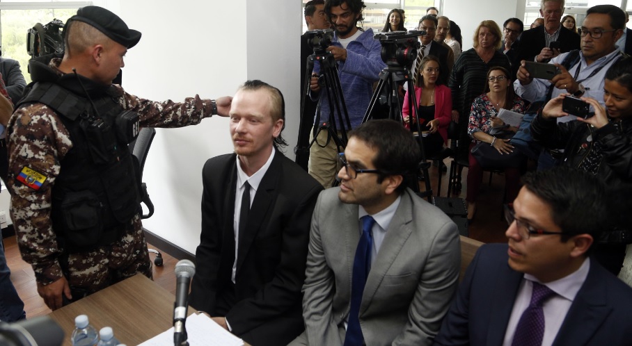 Estados Unidos interrogaría en Ecuador a Ola Bini