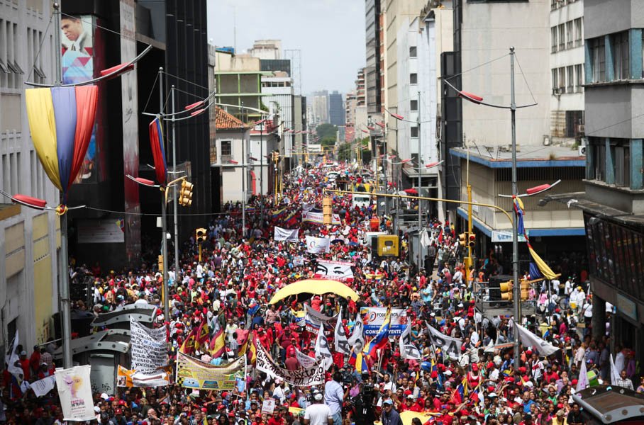 Marcha chavista protesta contra fiscal venezolana