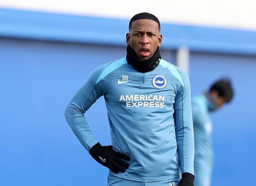 Pervis Estupiñán volvió a los entrenamientos del Brighton por su lesión.