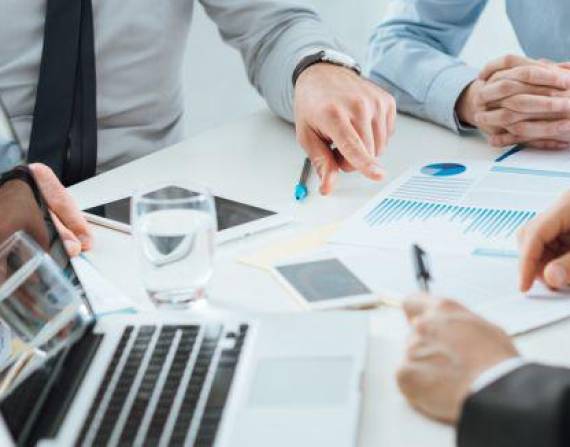 Imagen referencial de empresarios.