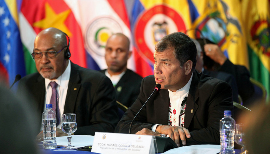 Correa plantea revisar estatutos de Unasur ante falta de consensos