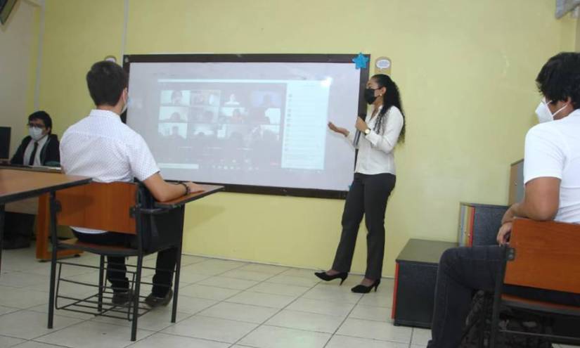 En algunos colegios de Guayaquil y Samborondón se ha retomado la presencialidad en las clases desde el 7 de junio pasado.